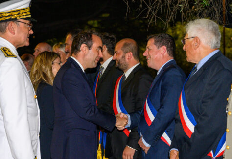 Sébastien Lecornu, Ministre des Armées, accueilli par Frédéric Masquelier aux Arènes de Fréjus