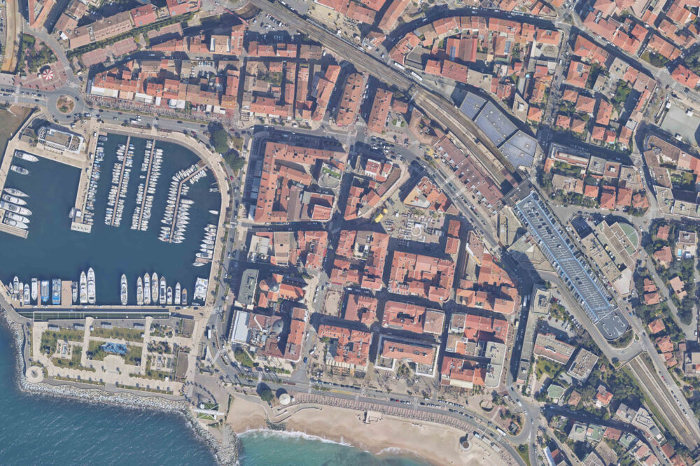 Vue aérienne de la ville de Saint-Raphaël