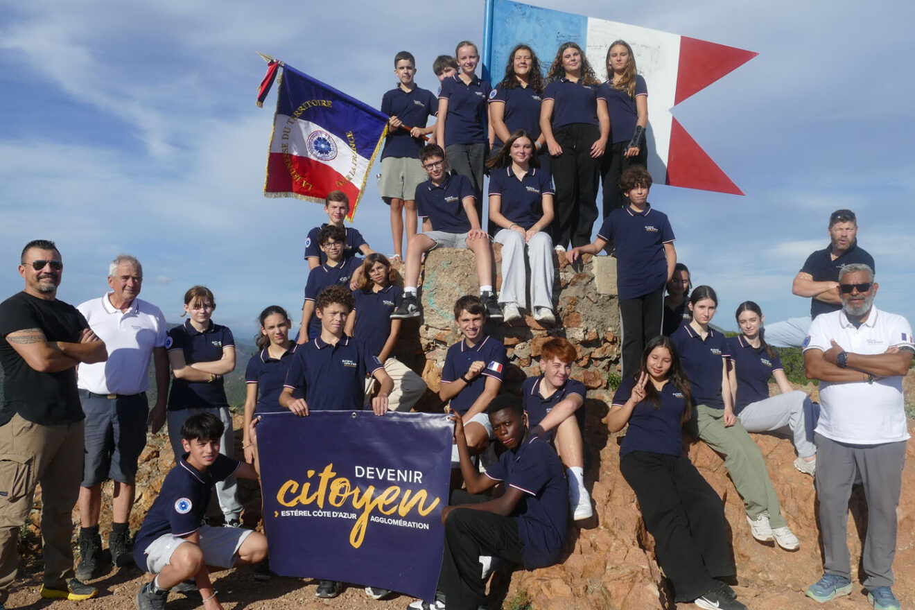Parcours “Devenir Citoyen” : une marche au sommet pour apprendre à se connaître et à s’engager