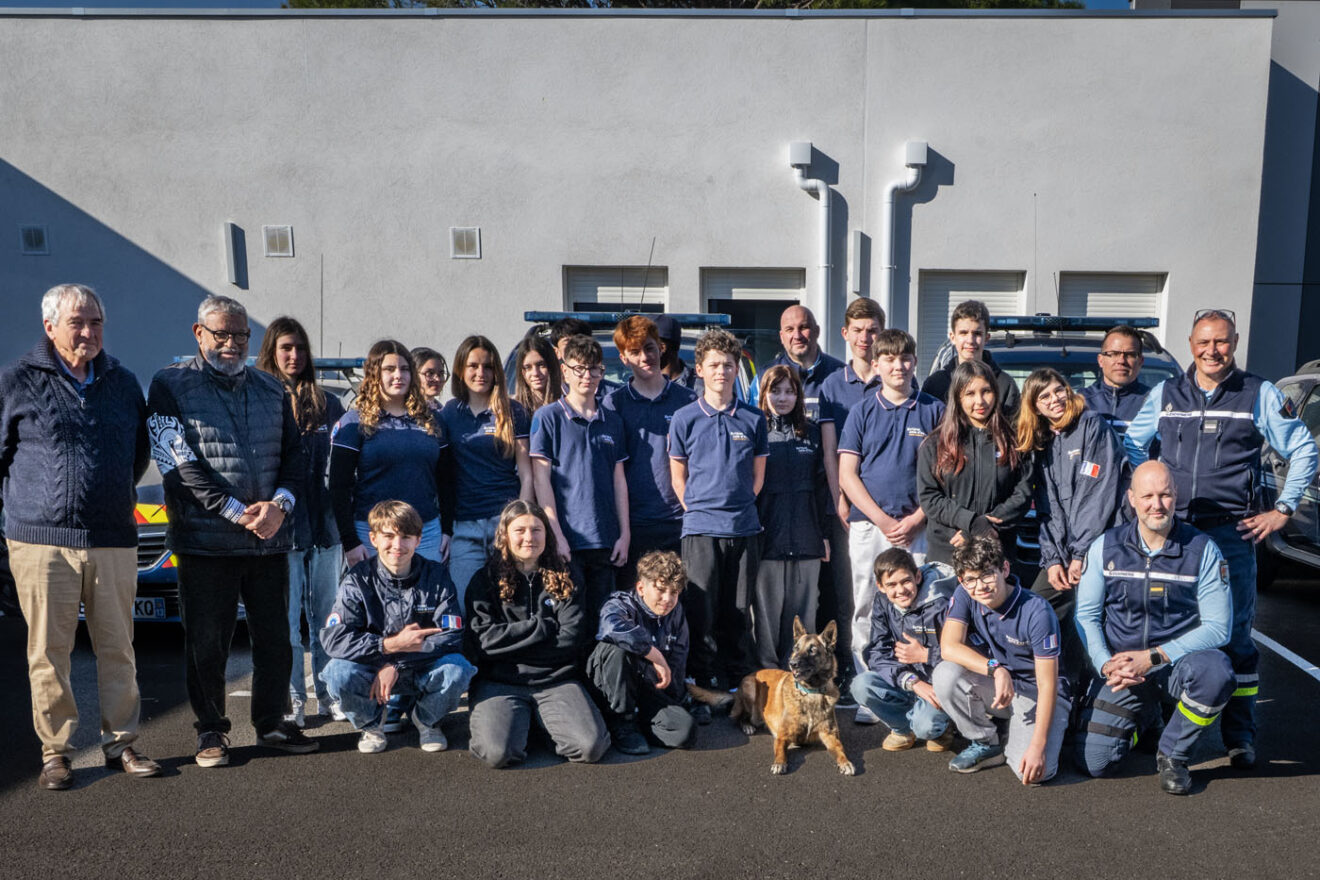 Dans la peau d’un gendarme : immersion pour les jeunes de Devenir Citoyen