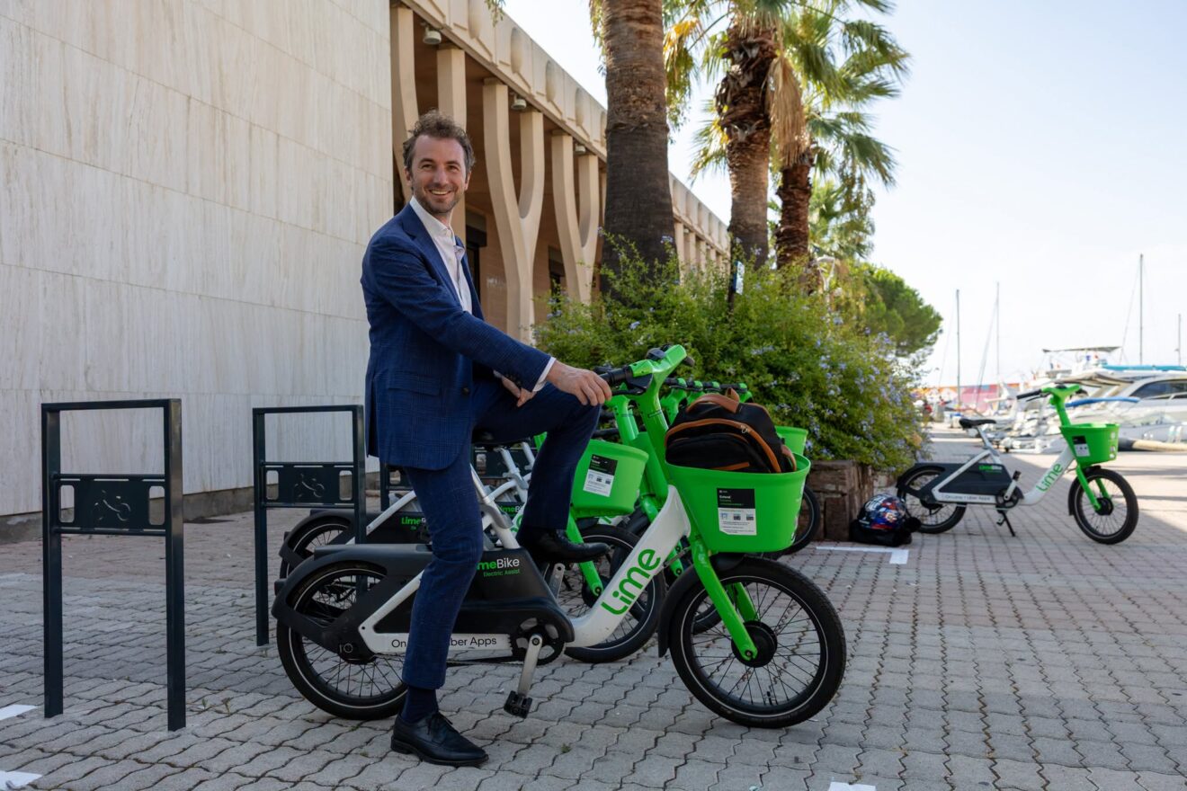 Mobilité douce : les vélos électriques en libre-service se déploient sur le territoire